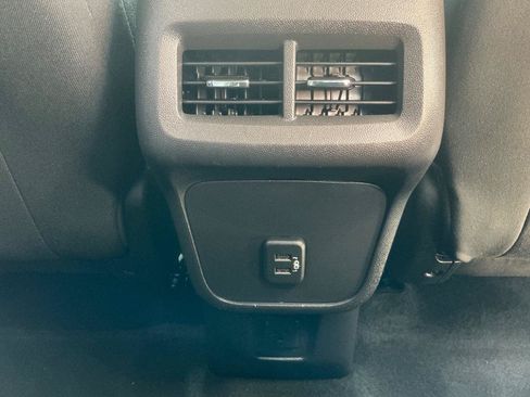 Used 2024 Chevrolet Equinox LT FWD image 12