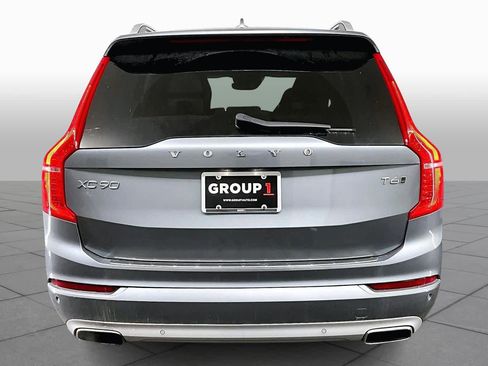 Used 2018 Volvo XC90 T6 Momentum w/ Convenience Package image 4