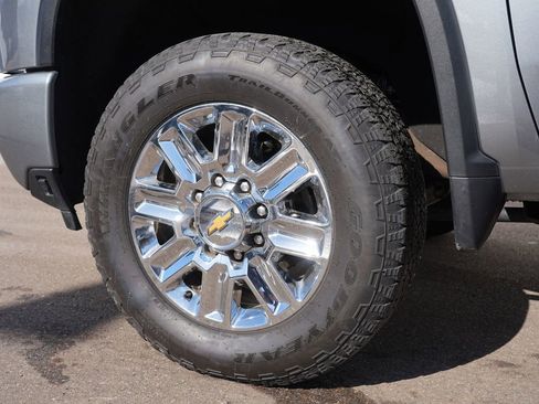 Used 2024 Chevrolet Silverado 2500 High Country w/ Z71 Off-Road Package image 32