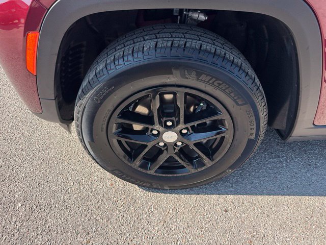 Used 2026 Jeep Grand Cherokee Altitude RWD image 8