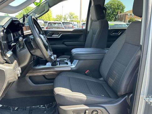 Used 2024 Chevrolet Silverado 1500 RST AWD/4WD image 18