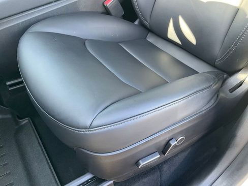 Used 2021 Tesla Model Y Long Range image 16