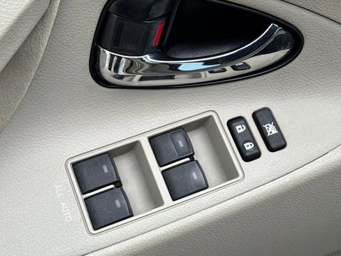 Used 2011 Toyota Camry LE image 13