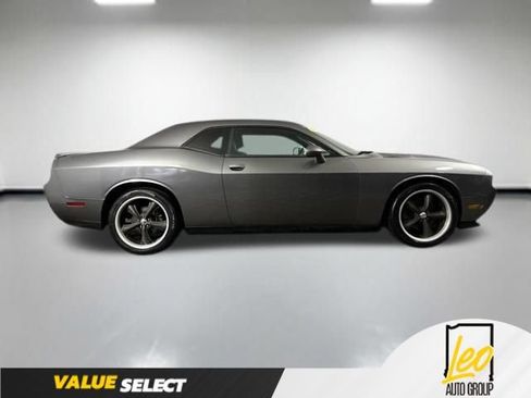 Used 2012 Dodge Challenger R/T RWD image 5