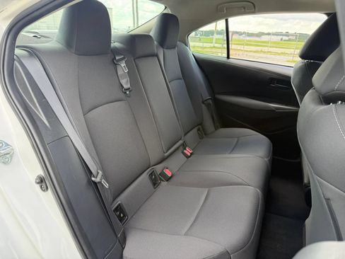 Used 2022 Toyota Corolla LE FWD image 27