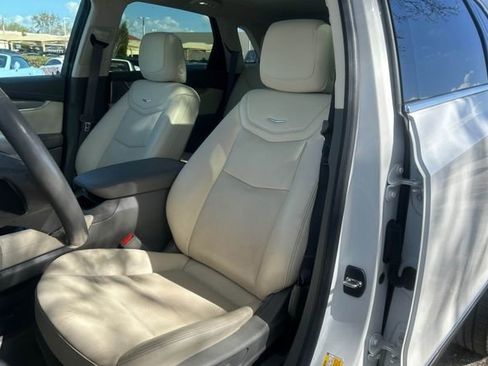 Used 2023 Cadillac XT5 Premium Luxury AWD/4WD image 7