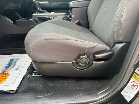 Used 2016 Toyota Tacoma TRD Sport w/ Premium & Technology Package image 25