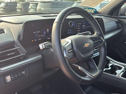 Used 2024 Chevrolet Traverse LT AWD/4WD image 11