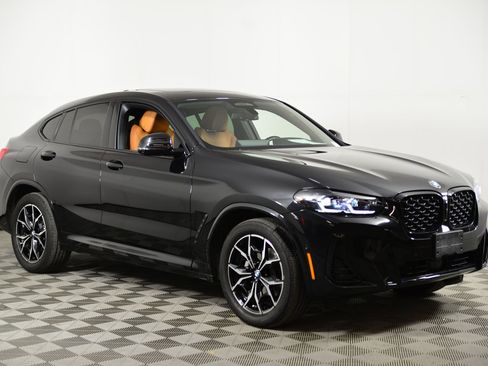 Used 2024 BMW X4 xDrive30i w/ Premium Package image 6