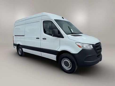 Used 2019 Mercedes-Benz Sprinter 2500 w/ Driver Convenience Package image 4