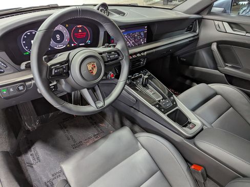 Used 2025 Porsche 911 Carrera S image 4