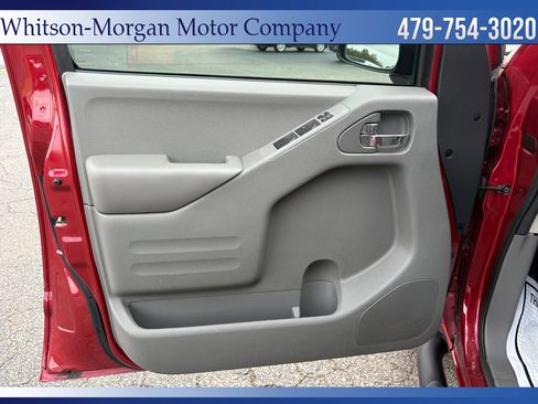 Used 2021 Nissan Frontier SV w/ SV Utility Package image 11