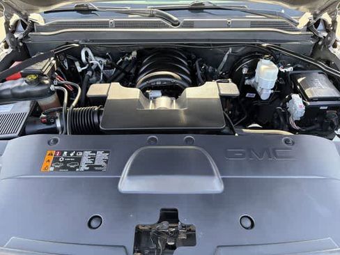 Used 2019 GMC Yukon SLT w/ Open Road Package image 16