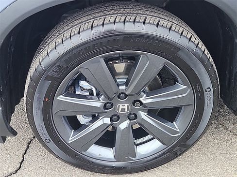 Used 2025 Honda Pilot Sport image 7