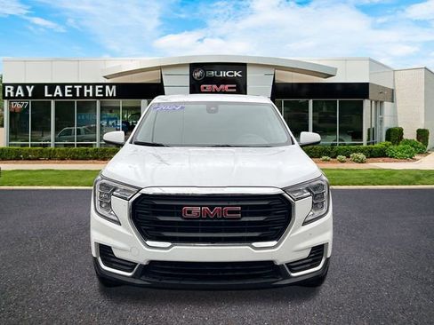 Used 2024 GMC Terrain SLE image 8
