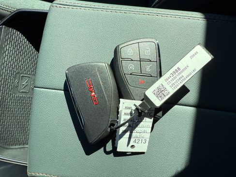 New 2026 GMC Terrain AT4 AWD/4WD image 36