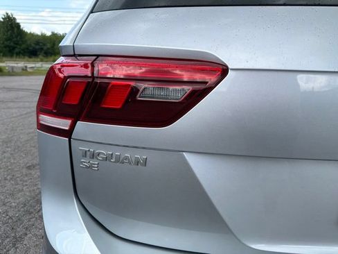 Used 2020 Volkswagen Tiguan SE R-Line w/ 3rd Row Seat Package AWD/4WD image 12