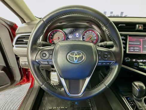 Used 2018 Toyota Camry XSE image 13