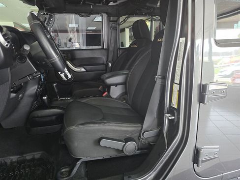 Used 2014 Jeep Wrangler Unlimited Sahara image 10