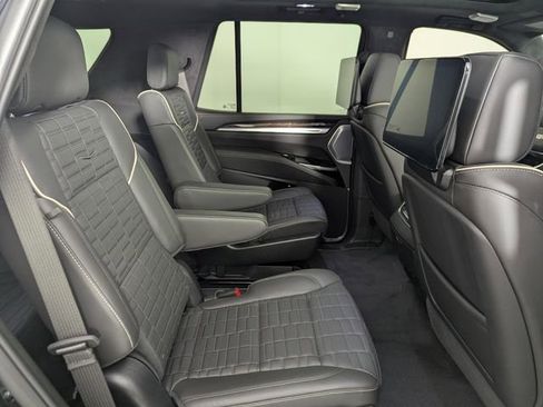 Used 2025 Cadillac Escalade Sport Platinum image 21