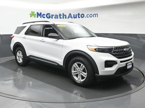 Used 2020 Ford Explorer XLT w/ Comfort Package AWD/4WD image 2
