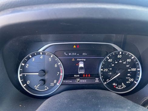 Used 2021 Nissan Titan SV w/ Accessory Utility Package image 5