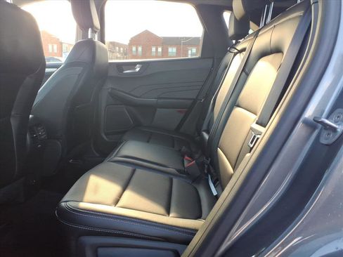 Used 2022 Ford Escape SEL image 9