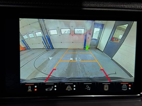 Used 2024 GMC Yukon XL Denali w/ Advanced Technology Package image 35