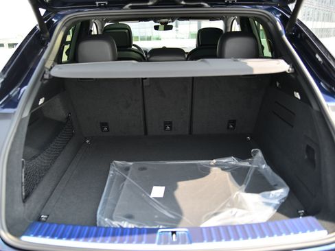 Certified 2026 Porsche Cayenne Coupe AWD image 26