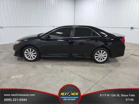 Used 2014 Toyota Camry SE image 1