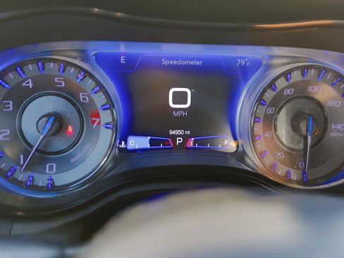 Used 2019 Chrysler 300 S AWD/4WD image 7