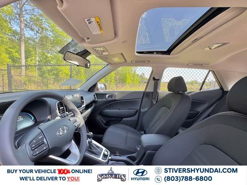 Certified 2025 Hyundai Venue SEL image 17