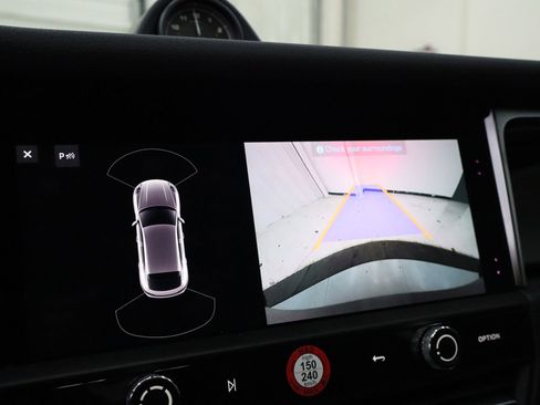 Used 2024 Porsche Macan image 24