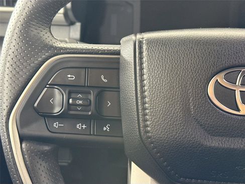 Certified 2025 Toyota 4Runner SR5 image 17