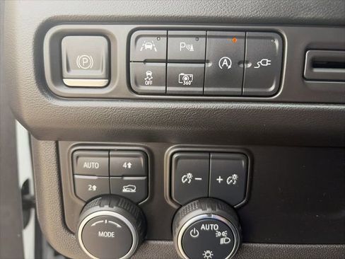 Used 2022 Chevrolet Tahoe RST w/ Luxury Package AWD/4WD image 15