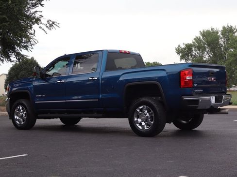 Used 2017 GMC Sierra 2500 SLT w/ Duramax Plus Package AWD/4WD image 7