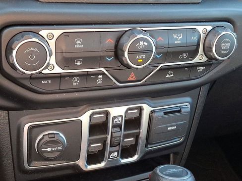 Certified 2022 Jeep Gladiator Sport image 16