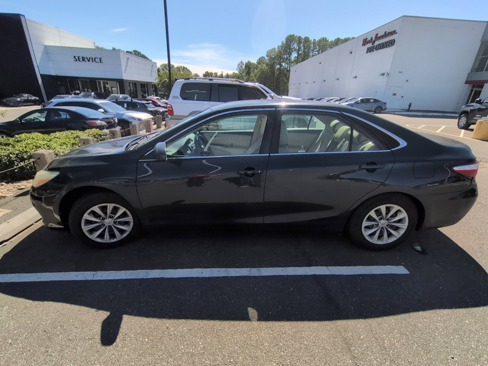 Used 2016 Toyota Camry LE FWD image 7