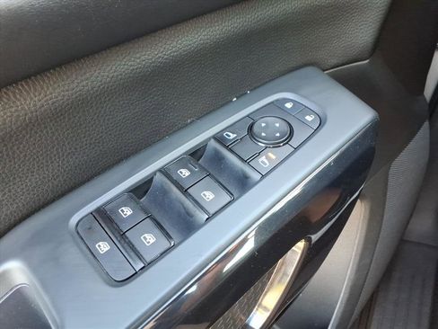 Used 2023 Nissan Pathfinder SV image 10