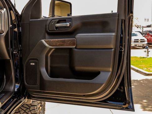 Used 2020 GMC Sierra 3500 Denali w/ Denali Ultimate Package image 39