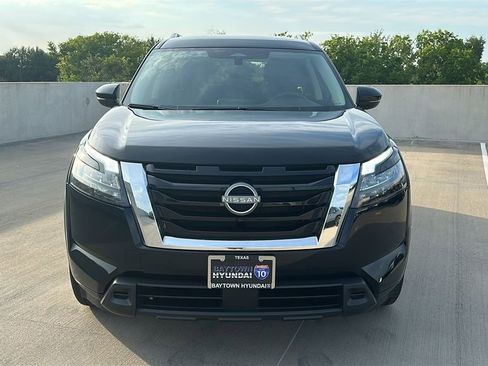Used 2025 Nissan Pathfinder SV FWD image 7