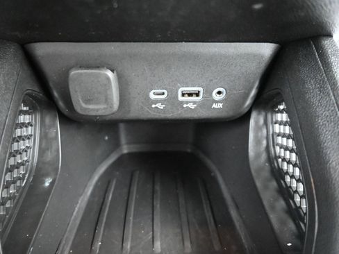 Used 2023 Chevrolet TrailBlazer RS AWD/4WD image 20