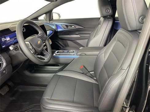 New 2026 Chevrolet Equinox EV LT image 2