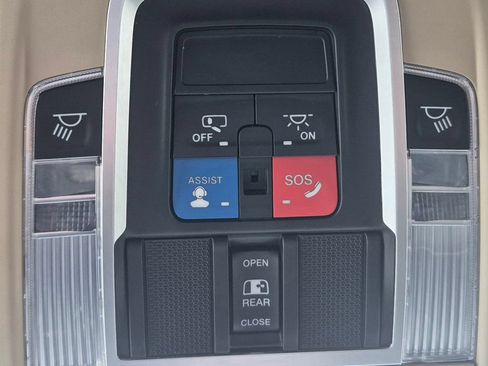 Used 2022 RAM 2500 Laramie AWD/4WD image 11