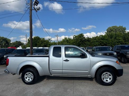 Used 2015 Nissan Frontier S RWD image 4