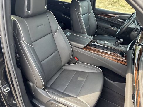 Certified 2024 Cadillac Escalade Premium Luxury AWD/4WD image 34