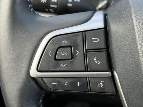 Used 2022 Toyota Highlander XLE image 17