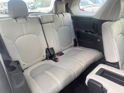 Used 2023 Honda Pilot LX image 39