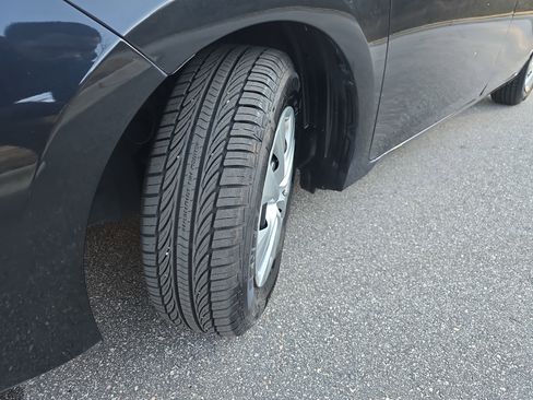 Used 2019 Toyota Corolla LE image 32