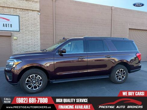 Used 2024 Ford Expedition Max XLT image 2